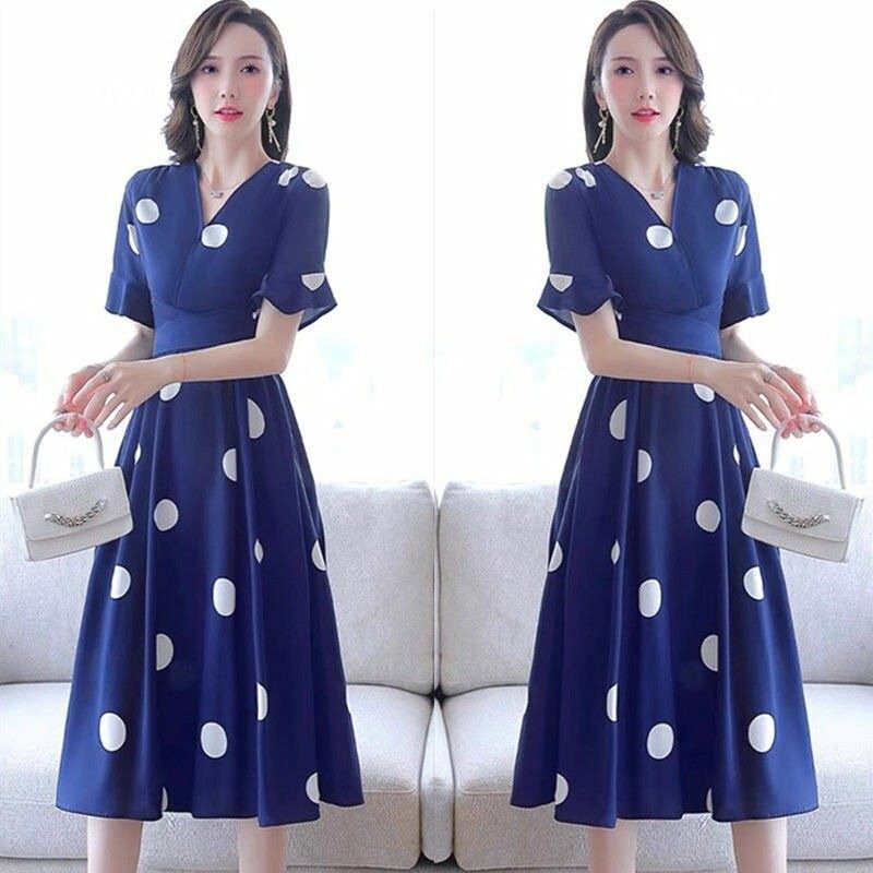 スタイリッシュでエレガントな韓国風ポルカドットスリムドレス