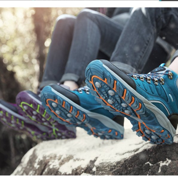 カップル向けの滑り止めアウトドアスノーブーツ   ベルベットの暖かいハイキングシューズ   秋と冬の必需品